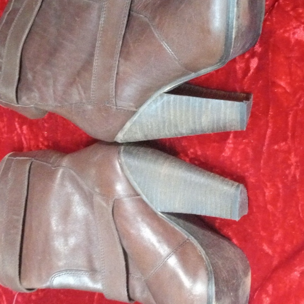 Boots - Picture 2 of 8